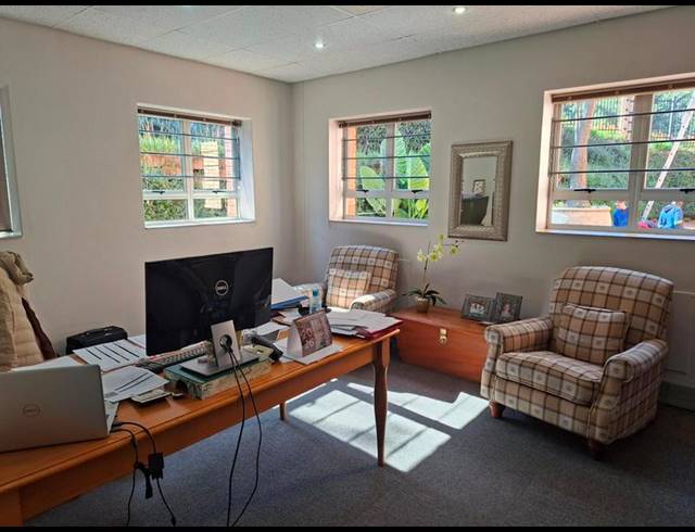 BUSINESS PROPERTY TO RENT IN MONUMENT PARK